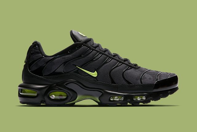 New TNs Combine Subtle Camo and Bright Accents - Sneaker Freaker