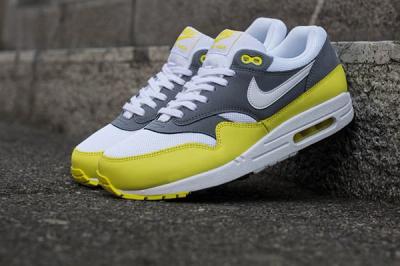 Nike Air Max 1 Essential Cool Grey Yellow 1 1
