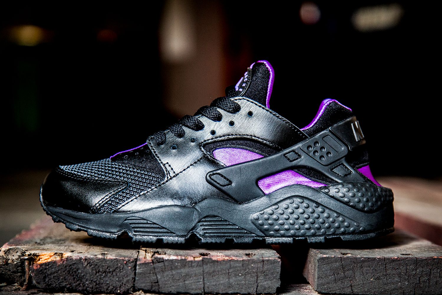 purple huaraches nike