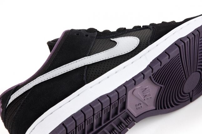 Nike Sb Dqm Dunk Low Pro Purple Sole Detail 1