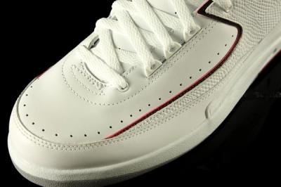 Air Jordan 2 White Varsity Red 8