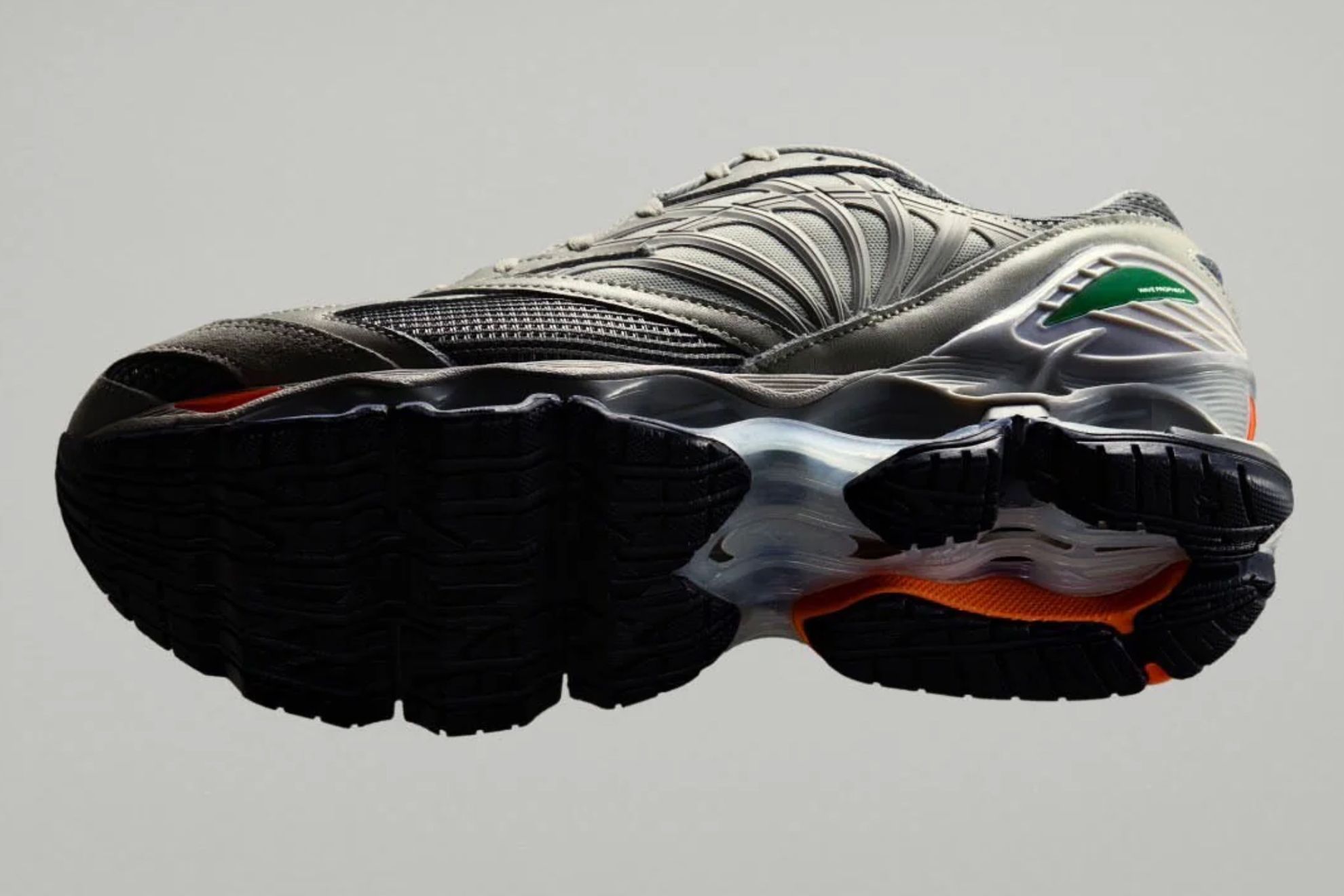 Graphpaper and Mizuno Celebrate With Another Wave Prophecy 8