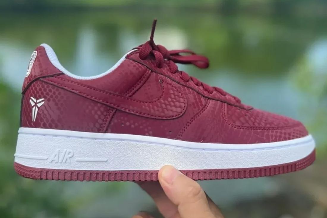 nike kobe air force 1 lower merion aces away in hand