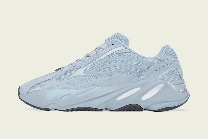 Hospital blue shop yeezy 700