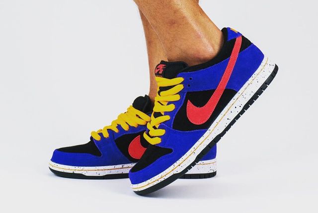 nike sb dunk on foot