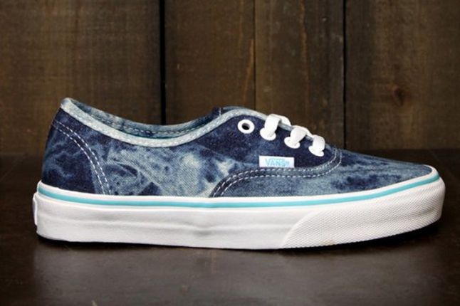 Vans Authentic Wmns Low Tiedye Profile 1