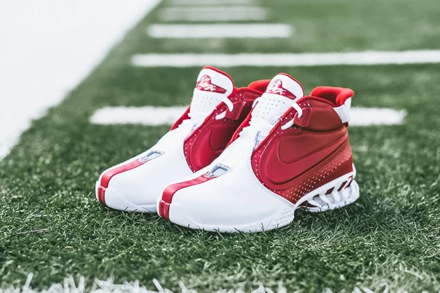 On the way to his Nike Zoom Vick 1s, Michael Vick sent Air Jordan