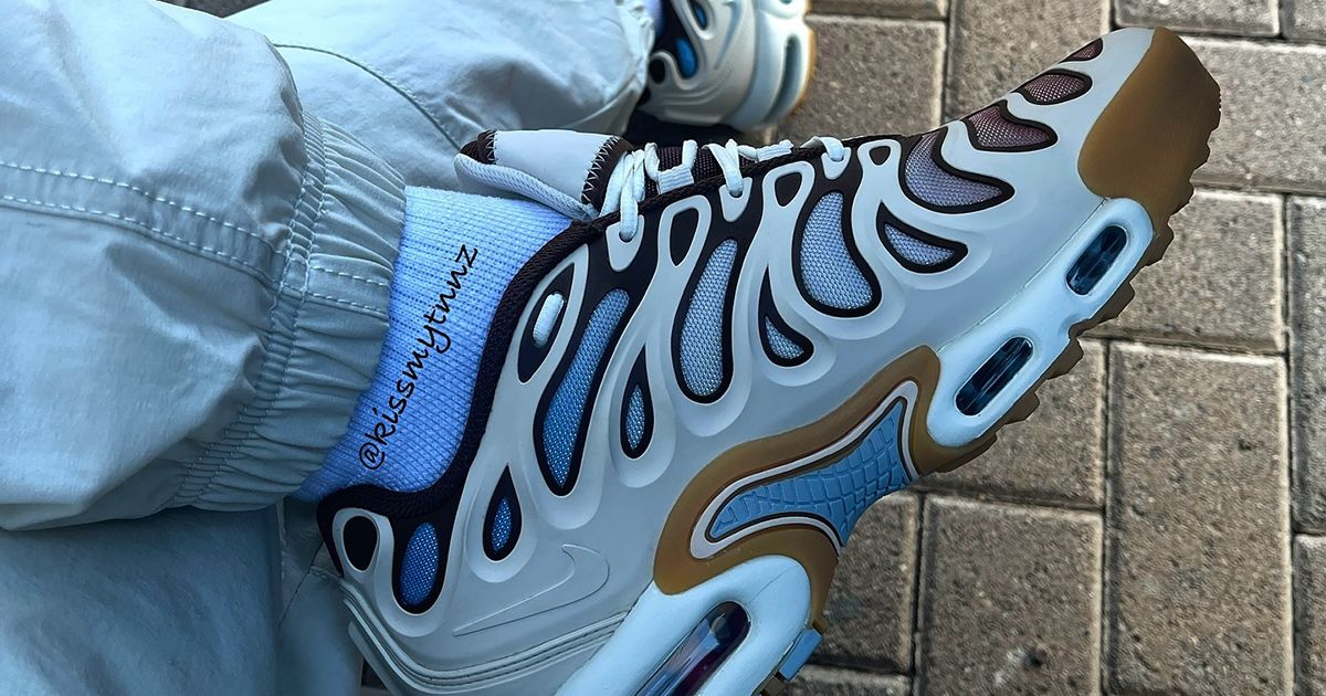 Here s an On Foot and In Hand Look at the Nike Air Max Plus Drift