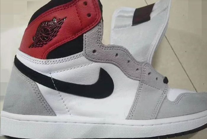 Air Jordan 1 Light Smoke Grey 555088 126 Leak