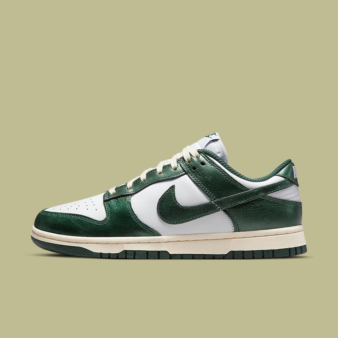 The Nike Dunk Low 'Vintage Green' Restocks on SNKRS