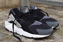 black huaraches junior