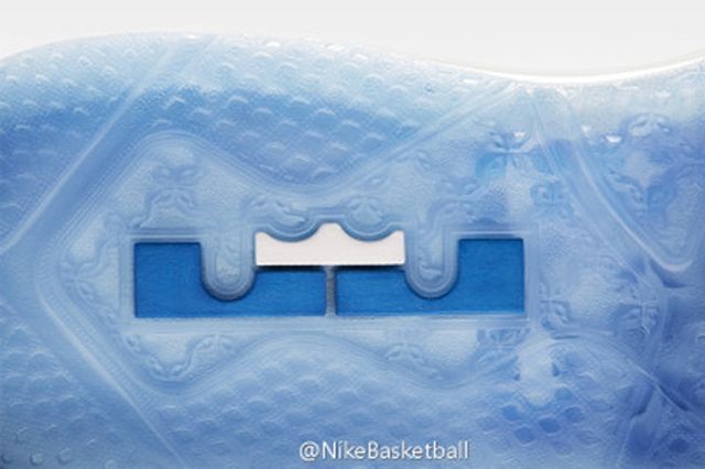 Nike China Le Bron 11 Low Vase 3