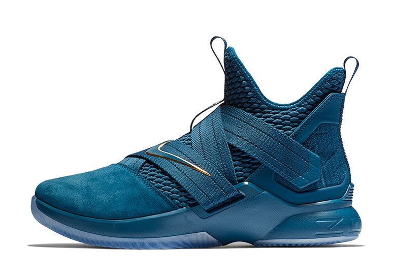 custom lebron soldier 12