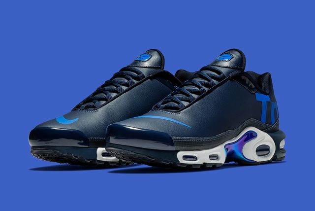 footaction air max plus