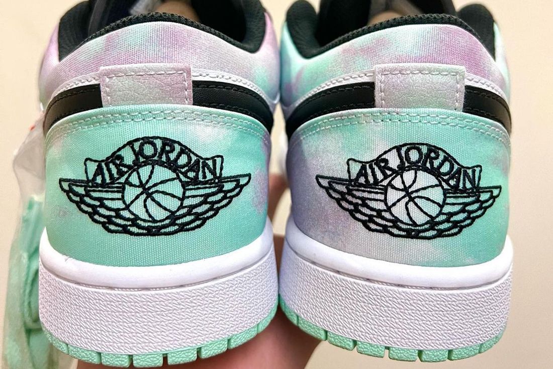 Nike Air Jordan 1 Low SE \