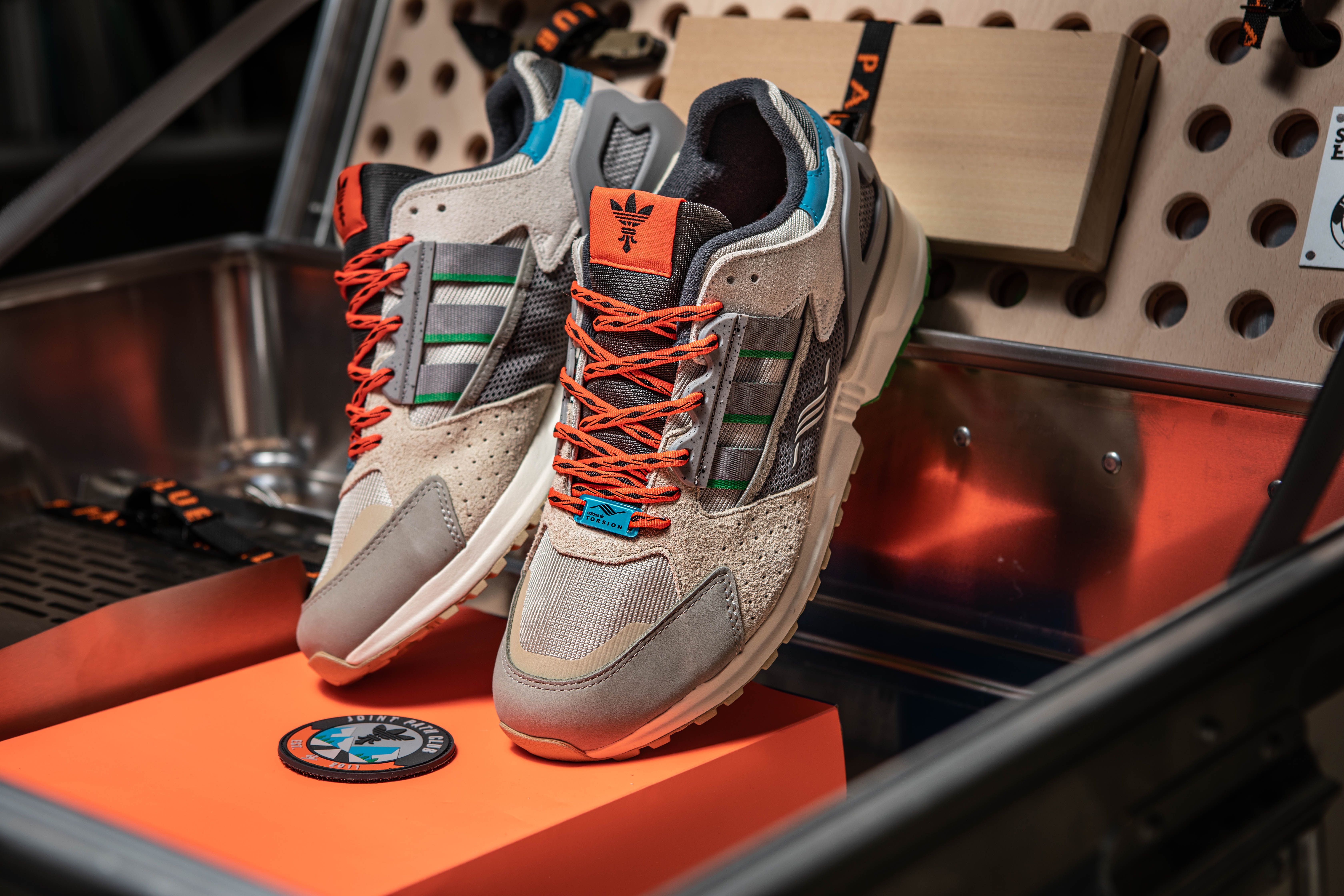 The 43einhalb x adidas ZX 10000 'Joint Path' F&F Box is Crazy!