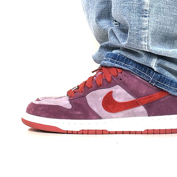 stoel ritme Overlappen The Nike Dunk Revival Continues with the 'Plum' - Sneaker Freaker