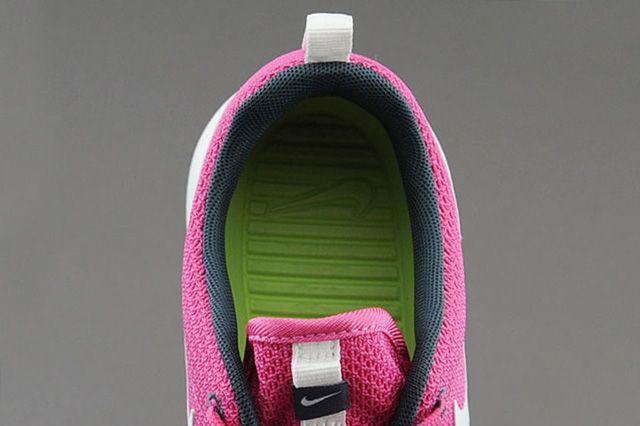 Nike Wmns Roshe Run Cotton Candy 1