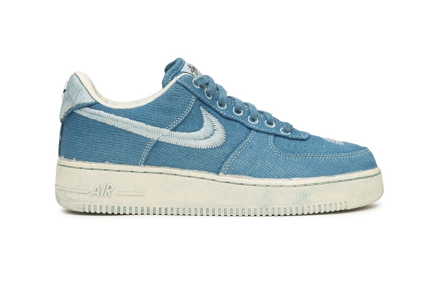 STÜSSY メッシュスニーカー ベージュ/ブルー A Closer Look at Stussy's Hand-Dyed Nike Air Force 1 Collaboration