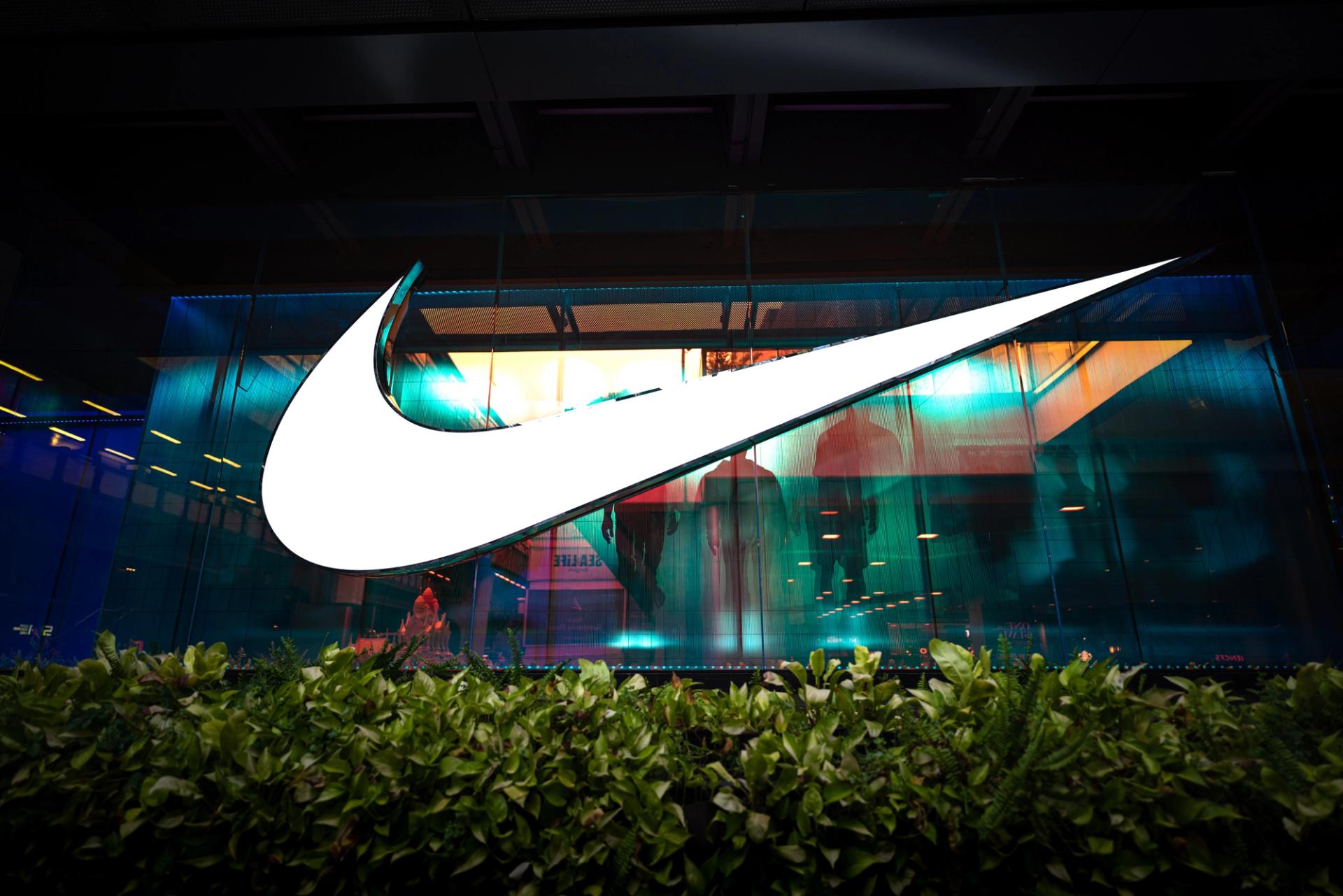 nike shoes overstock