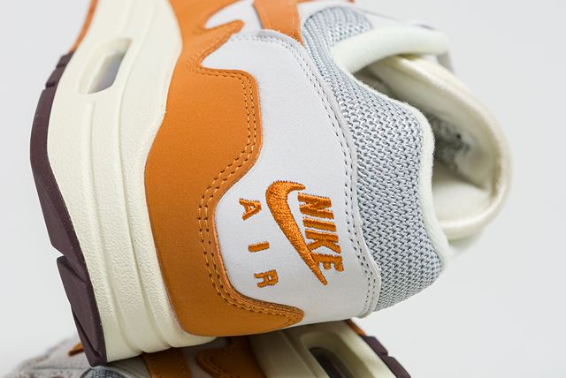 patta x air max 1 monarch