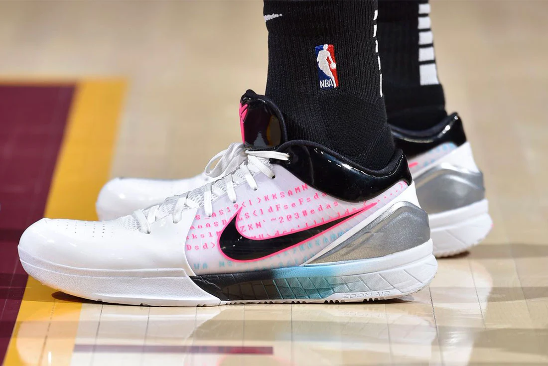 Anthony Davis Wears 'Carpe Diem' Nike Kobe Bryant Shoes in Lakers