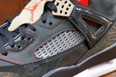 Air Jordan Spizike Blk Challenge Red Midfoot Detail 1