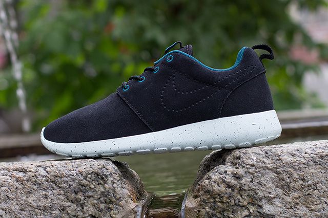 Nike roshe fashion black suede