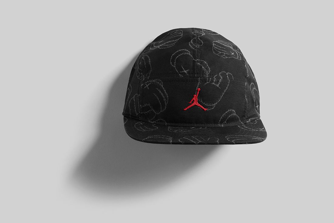 A Detailed Look At The Kaws X Air Jordan 4