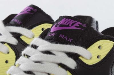 Nike Wmns Airmax90 Tongue Detail 1
