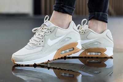 Nike Air Max 90 Womens Oatmeal Gumfeature