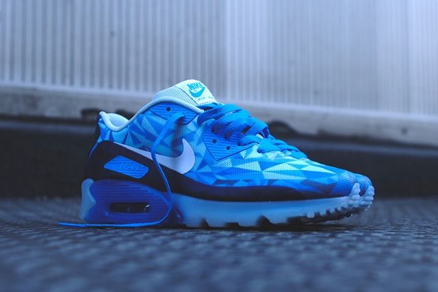 Nike Air Max 90 Ice Barely Blue 1