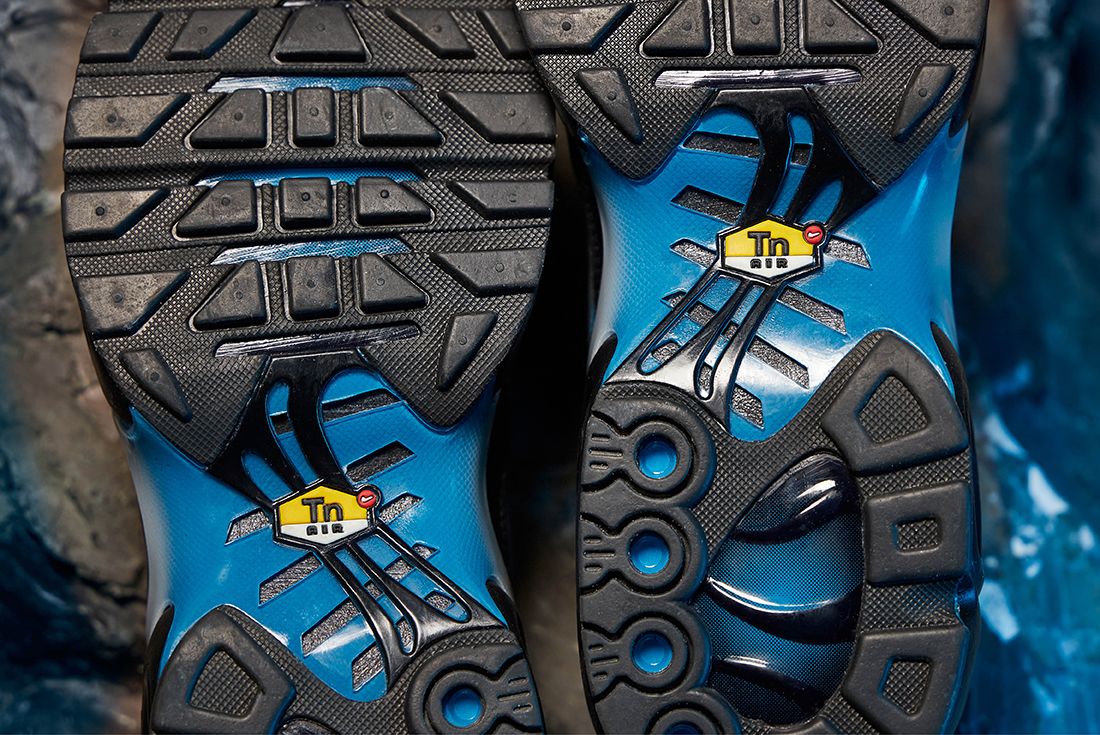 Blast-Off! Foot Locker Launch the Interstellar Nike Tuned 'Nep-Tuned' -  Sneaker Freaker