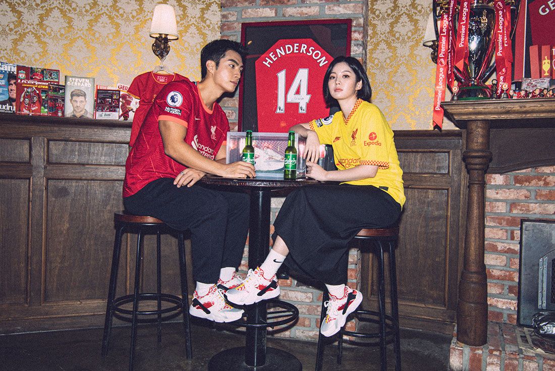 Release Date: Liverpool FC x Nike Air Huarache DN5080 - Alumix-dzShops -  100 - superman nike shoes size 13 girls soccer pants