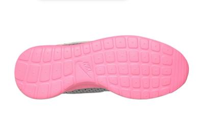 Nike Wmns Roshe Run Pink Sole 1