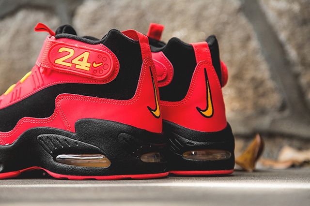 air griffey max 1 black and red