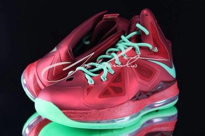 Nike Lebron Christmas Sneaker 1