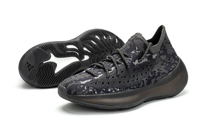 bomba Alegre Entrelazamiento The adidas Yeezy BOOST 350 V3 Surfaces in Black - Sneaker Freaker