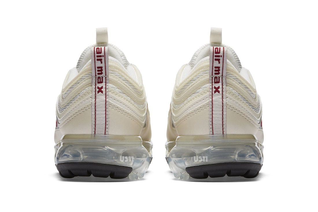 Pink and white hot sale vapormax 97