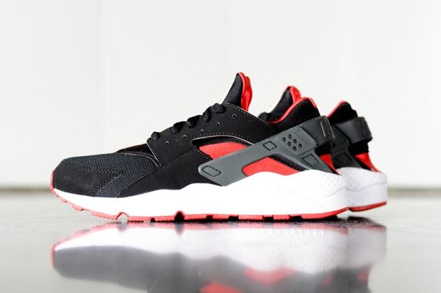 huarache nike red and black