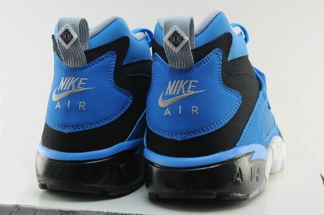 Nike Air Diamond Turf (Blue Hero) - Releases