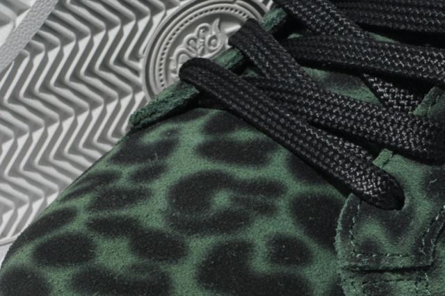 Gourmet Rossi Lx Green Leopard Detail