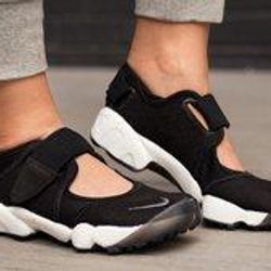 apaciguar solar anillo Nike Air Rift (Black/Cool Grey) - Sneaker Freaker
