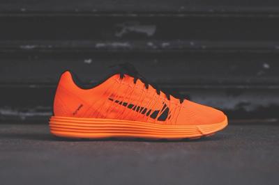 Nike Lunaracer 3 Total Orange 1