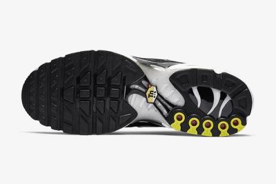 Nike Air Max Plus Black Reflective Silver Release Date Outsole