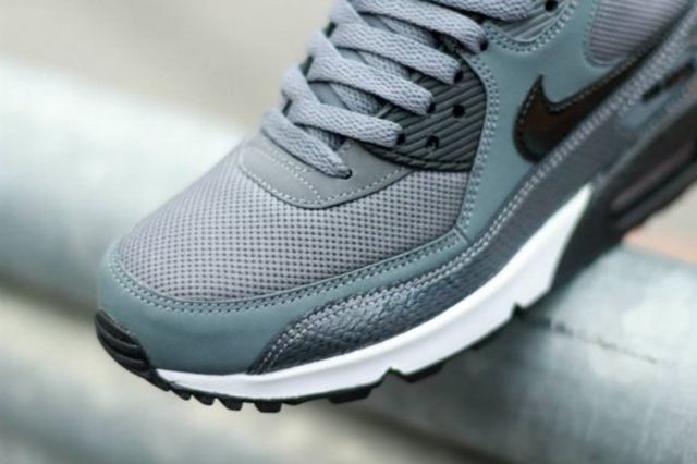 Nike Wmns Air Max 90 Pure Platinumdark Grey Black 3