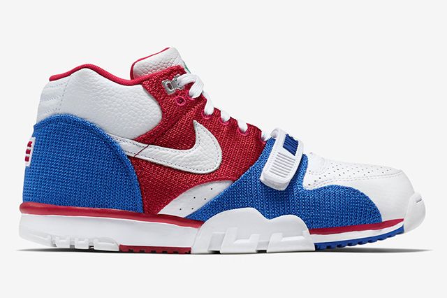 Nike with puerto rican on sale flag