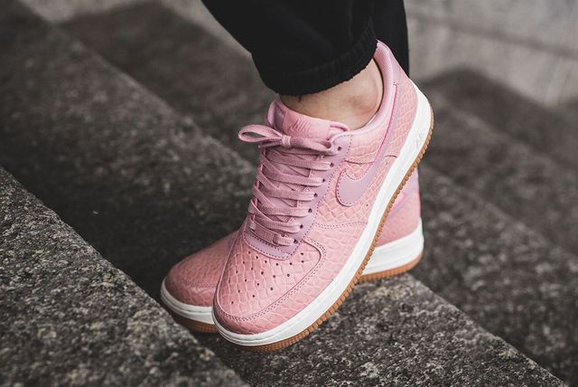 nike air force 1 blush pink