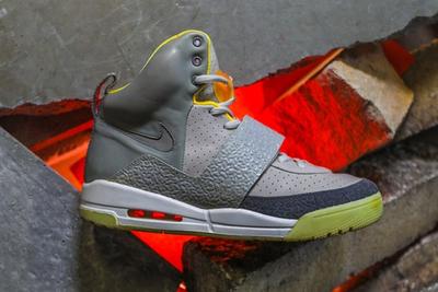 Nike Air Yeezy 2 right