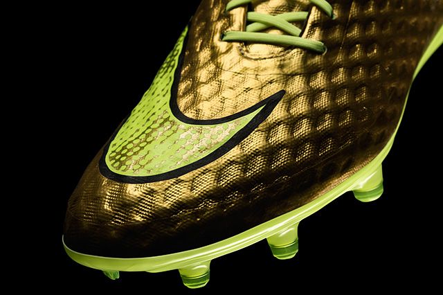 Neymar Jr Nike Gold Hypervenom Special Edition 3